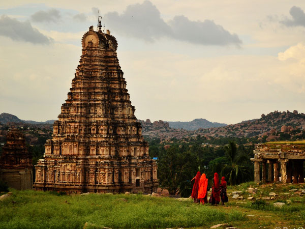 Hampi – Contrasting Colours
