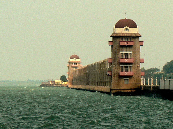Tungabhadra Dam – Fierce Waters