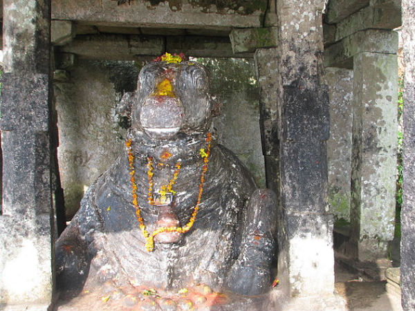 Nandi Statue 