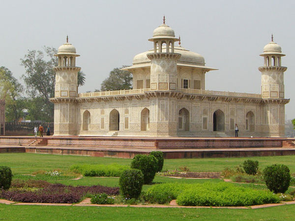 Itmad-ud-Daulah Tomb