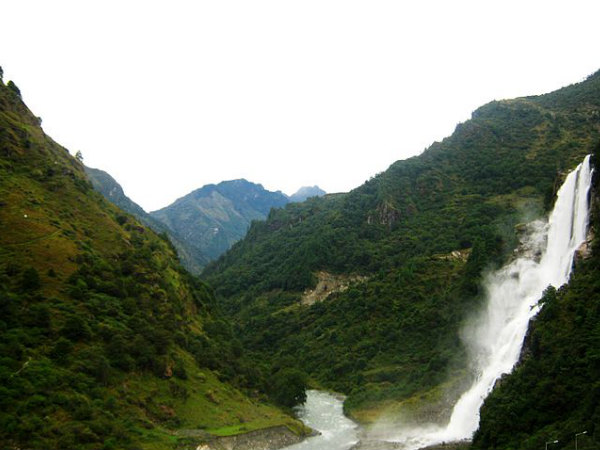 Bong Bong (Nuranang) Waterfall