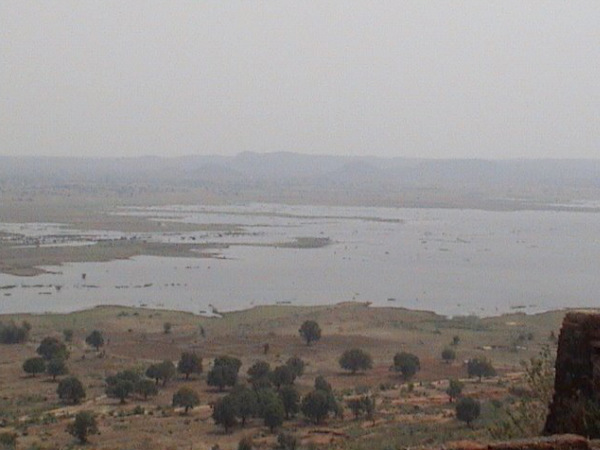 Khindsi Lake