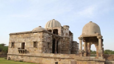 Lila Gumbai ki Masjid