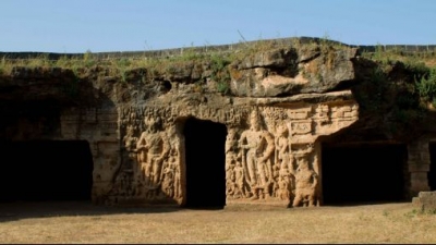 Khambhalida Caves