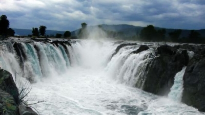 Hogenakkal Waterfalls