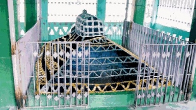Mazar Of Makhdoom Baba