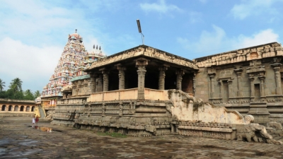Kampaheswarar Temple - Thirubuvanam