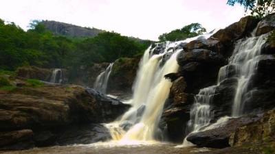Thoovanam Falls