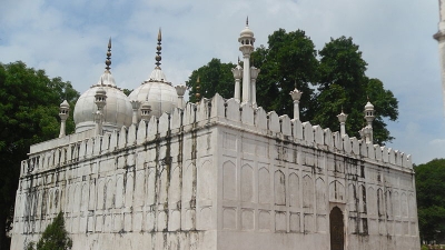 Moti Masjid