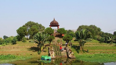 Palaces Of King Golapbag