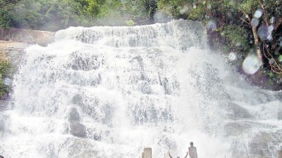 Kumbakkarai Falls