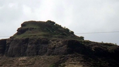 Tringalwadi Fort