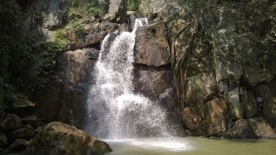 Ludu Waterfalls