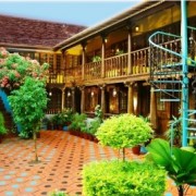 Hotel Rossitta Wood Castle