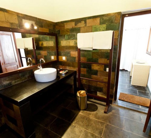 Bath-Room-family-cottage