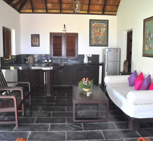 Cottage-living-room-2