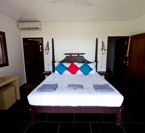 Master-Bed-Room---family-cottage