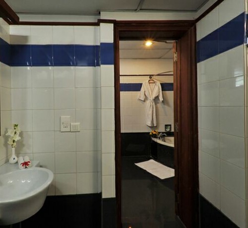 Bathroom Estuary Premium