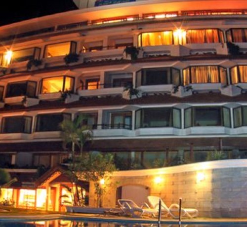 Hindustan Beach Retreat at Night Hindustan Beach Retreat at Night
