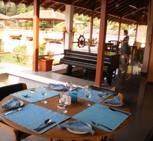 Bar cum Restaurant