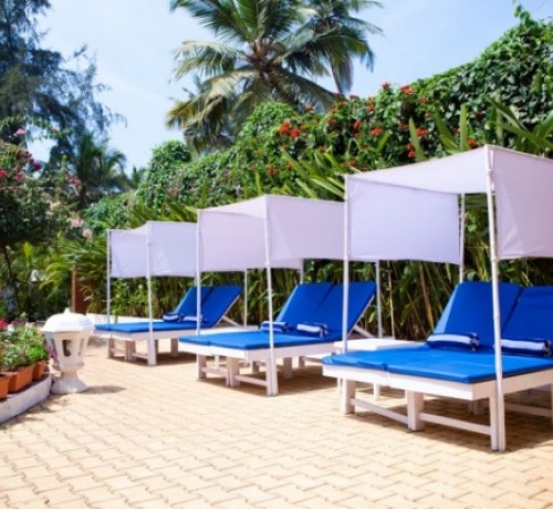 Pool Side Sunbeds Pool Side Sunbeds