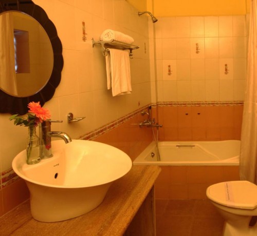 Deluxe-room-bathroom Deluxe-room-bathroom