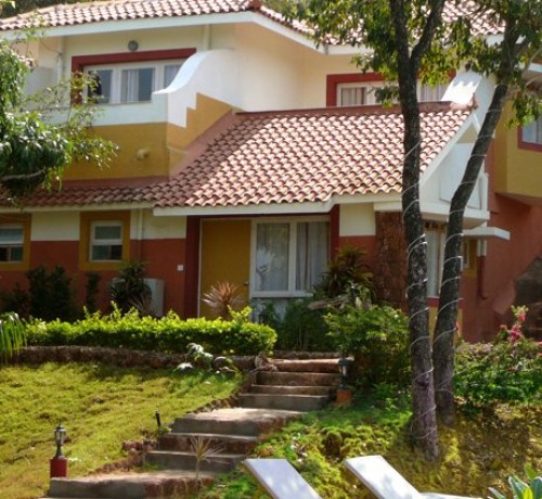 Upper and Lower Deluxe Cottages