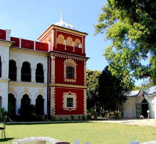 Country Manor House_ Outside Breakfast