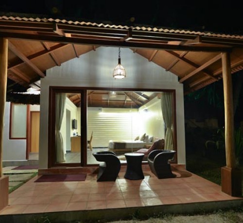 Lagoon Room