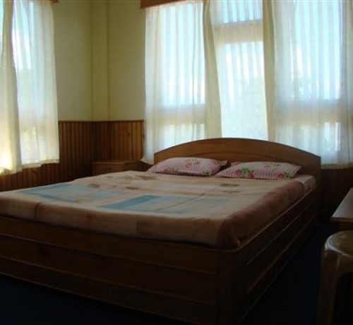 Double Bed
