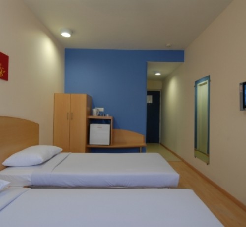Well-furnished Room