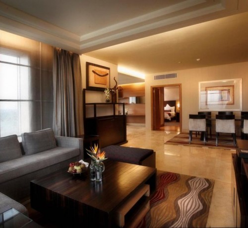 Inside Executive Suite Inside Executive Suite