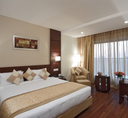 Well-furnished Room Well-furnished Room