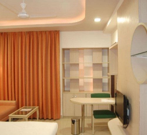 Well-furnished Room Well-furnished Room