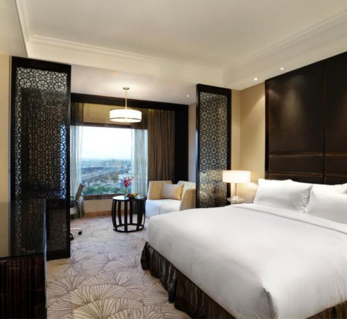 King Bed Guestroom King Bed Guestroom