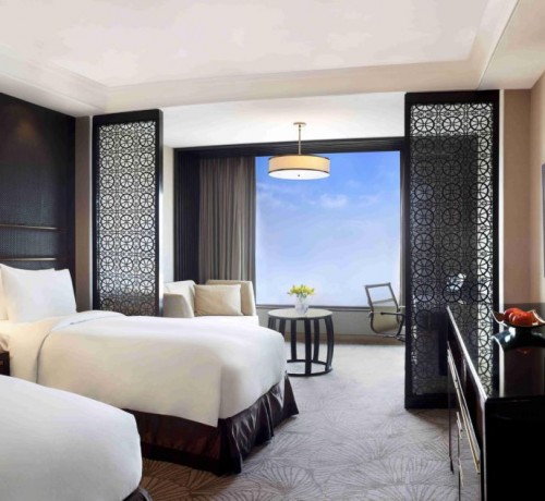 Well-furnished Room Well-furnished Room