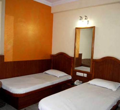 Twin Bedroom