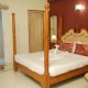 Spacious and Comfy Spacious and Comfy