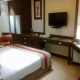 Well-furnished Room Well-furnished Room